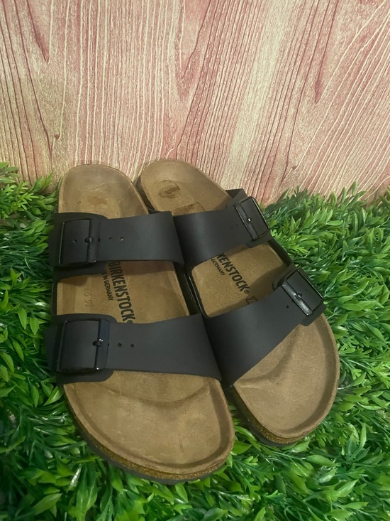 Sandals_&_Flip_Flops